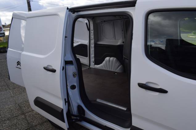 CITROEN BERLINGO VAN WORKER 1000 KG HDI 100 CV BVM 10 CITROEN BERLINGO VAN WORKER 1000 KG HDI 100 CV BVM 10