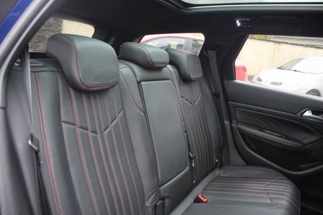 PEUGEOT 308 SW 2.0 BLUEHDI 180 CV EAT8 / TOIT PANORAMIQUE / DENON 13