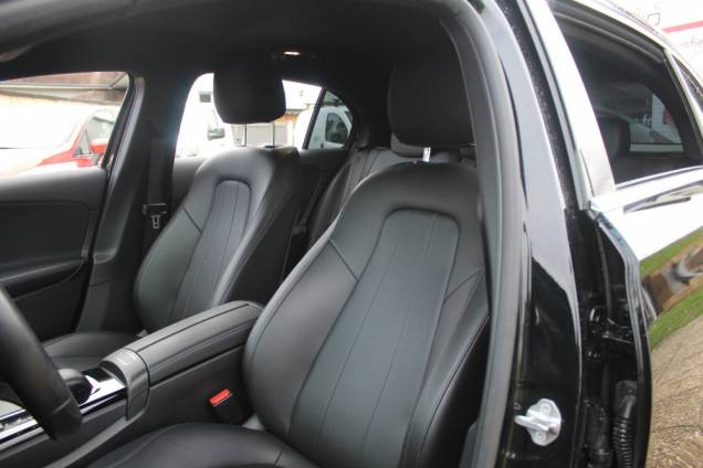 MERCEDES BENZ CLASSE A 180 PROGRESSIVE LINE 8G-DCT / ORIGINE FRANCE 10 MERCEDES BENZ CLASSE A 180 PROGRESSIVE LINE 8G-DCT / ORIGINE FRANCE 10