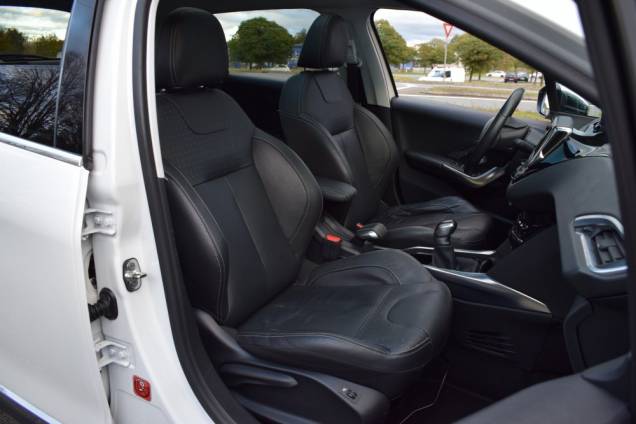 PEUGEOT 2008 1.2 110 CV FELINE TITANE / 1ère MAIN / TOIT PANORAMIQUE 12 PEUGEOT 2008 1.2 110 CV FELINE TITANE / 1ère MAIN / TOIT PANORAMIQUE 12