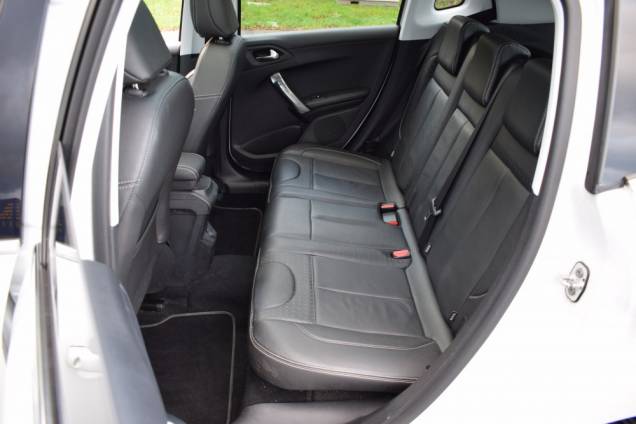 PEUGEOT 2008 1.2 110 CV FELINE TITANE / 1ère MAIN / TOIT PANORAMIQUE 13 PEUGEOT 2008 1.2 110 CV FELINE TITANE / 1ère MAIN / TOIT PANORAMIQUE 13