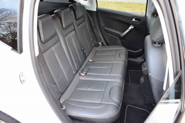 PEUGEOT 2008 1.2 110 CV FELINE TITANE / 1ère MAIN / TOIT PANORAMIQUE 14 PEUGEOT 2008 1.2 110 CV FELINE TITANE / 1ère MAIN / TOIT PANORAMIQUE 14