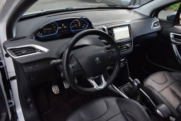 PEUGEOT 2008 1.2 110 CV FELINE TITANE / 1ère MAIN / TOIT PANORAMIQUE 15 PEUGEOT 2008 1.2 110 CV FELINE TITANE / 1ère MAIN / TOIT PANORAMIQUE 15