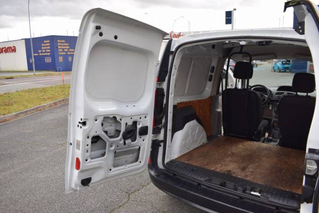 RENAULT KANGOO FOURGON COMPACT 1.5 DCI 70 CV / 1ère MAIN 16 RENAULT KANGOO FOURGON COMPACT 1.5 DCI 70 CV / 1ère MAIN 16