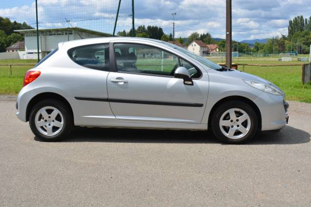 PEUGEOT 207 1.4 75 CV / 56900 KMS 9 PEUGEOT 207 1.4 75 CV / 56900 KMS 9