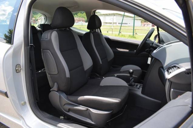 PEUGEOT 207 1.4 75 CV / 56900 KMS 12 PEUGEOT 207 1.4 75 CV / 56900 KMS 12