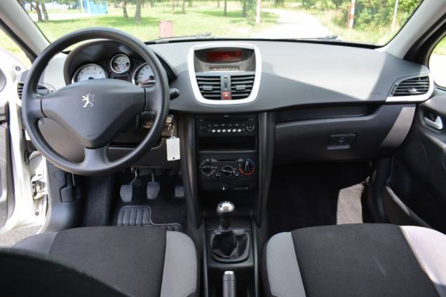 PEUGEOT 207 1.4 75 CV / 56900 KMS 16 PEUGEOT 207 1.4 75 CV / 56900 KMS 16