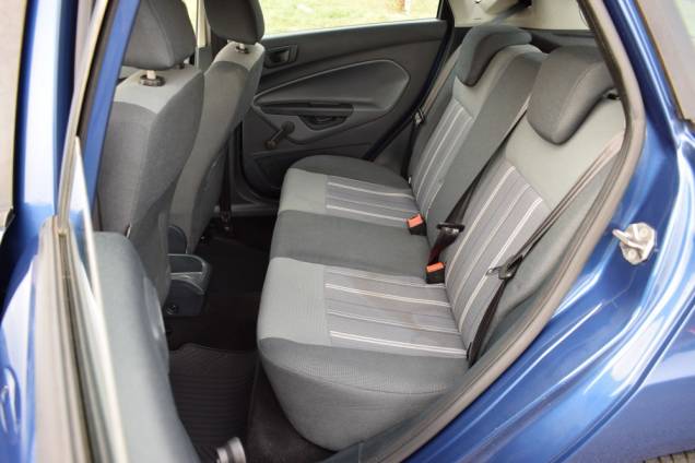 FORD FIESTA TREND 1.25 82 CV 5 PORTES / 1ère MAIN / CLIMATISATION 13 FORD FIESTA TREND 1.25 82 CV 5 PORTES / 1ère MAIN / CLIMATISATION 13