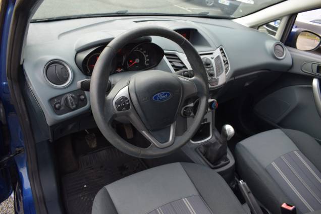 FORD FIESTA TREND 1.25 82 CV 5 PORTES / 1ère MAIN / CLIMATISATION 15 FORD FIESTA TREND 1.25 82 CV 5 PORTES / 1ère MAIN / CLIMATISATION 15