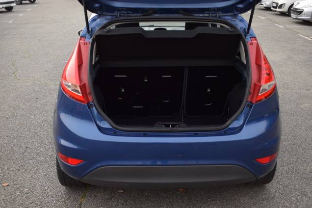 FORD FIESTA TREND 1.25 82 CV 5 PORTES / 1ère MAIN / CLIMATISATION 18 FORD FIESTA TREND 1.25 82 CV 5 PORTES / 1ère MAIN / CLIMATISATION 18