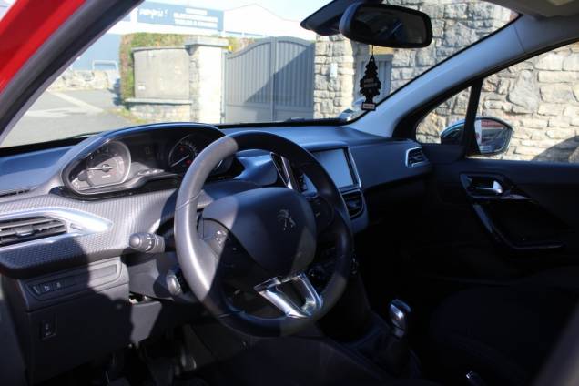 PEUGEOT 208 STYLE 1.2 82 CV BVM5 / ORIGINE FRANCE 8 PEUGEOT 208 STYLE 1.2 82 CV BVM5 / ORIGINE FRANCE 8