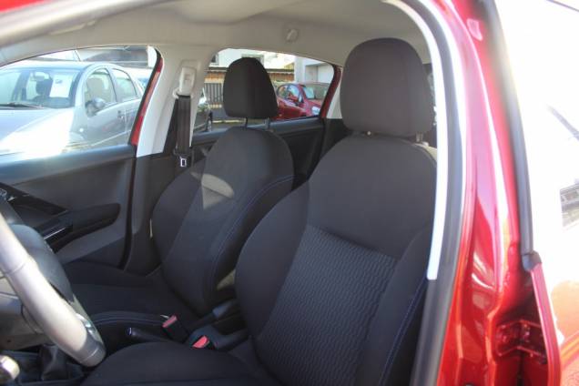 PEUGEOT 208 STYLE 1.2 82 CV BVM5 / ORIGINE FRANCE 11 PEUGEOT 208 STYLE 1.2 82 CV BVM5 / ORIGINE FRANCE 11