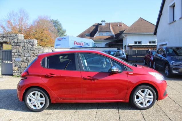 PEUGEOT 208 STYLE 1.2 82 CV BVM5 / ORIGINE FRANCE 3 PEUGEOT 208 STYLE 1.2 82 CV BVM5 / ORIGINE FRANCE 3