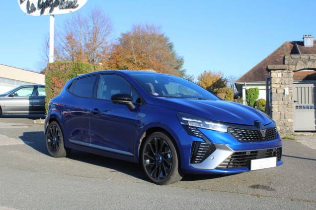 RENAULT CLIO ESPRIT ALPINE 1.6 E-TECH 145 CV HYBRID BVA / ORIGINE FRANCE 3 RENAULT CLIO ESPRIT ALPINE 1.6 E-TECH 145 CV HYBRID BVA / ORIGINE FRANCE 3