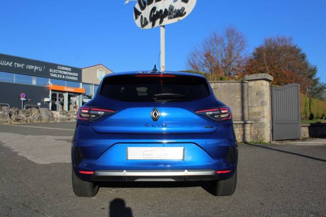 RENAULT CLIO ESPRIT ALPINE 1.6 E-TECH 145 CV HYBRID BVA / ORIGINE FRANCE 8 RENAULT CLIO ESPRIT ALPINE 1.6 E-TECH 145 CV HYBRID BVA / ORIGINE FRANCE 8