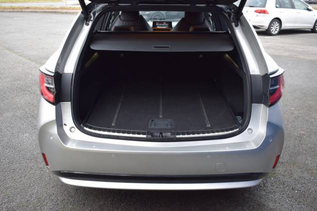 TOYOTA COROLLA TOURING COLLECTION 1.8 122 CV HYBRID / 89500 KMS / SUIVI EXCLUSIF TOYOTA / ORIGINE FRANCE 22