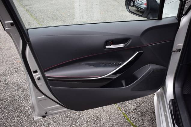 TOYOTA COROLLA TOURING COLLECTION 1.8 122 CV HYBRID / 89500 KMS / SUIVI EXCLUSIF TOYOTA / ORIGINE FRANCE 28