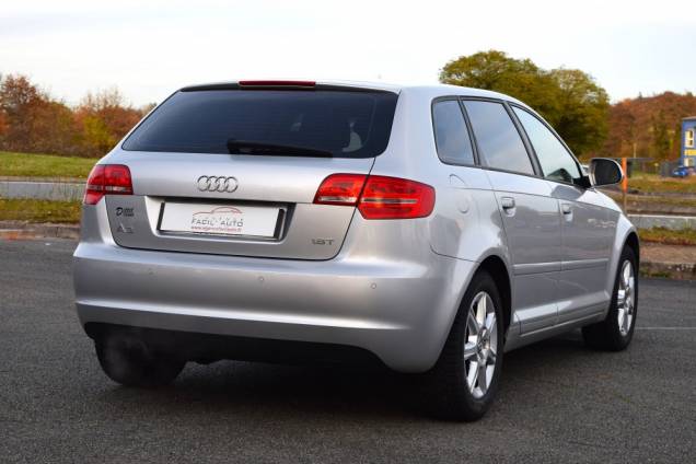 AUDI A3 SPORTBACK 1.8 TURBO 160CV BVM 6 / ORIGINE FRANCE / SUIVI D'ENTRETIEN COMPLET 3 AUDI A3 SPORTBACK 1.8 TURBO 160CV BVM 6 / ORIGINE FRANCE / SUIVI D'ENTRETIEN COMPLET 3