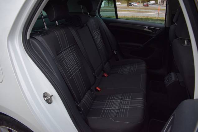 VOLKSWAGEN GOLF LOUNGE 1.6 TDI 110 CV DSG7 5 PORTES / 1ère MAIN / CROCHET D'ATTELAGE / BOITE AUTOMATIQUE 14