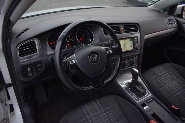 VOLKSWAGEN GOLF LOUNGE 1.6 TDI 110 CV DSG7 5 PORTES / 1ère MAIN / CROCHET D'ATTELAGE / BOITE AUTOMATIQUE 15