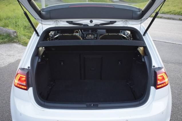 VOLKSWAGEN GOLF GTI 220 CV BVM 3 PORTES 10 VOLKSWAGEN GOLF GTI 220 CV BVM 3 PORTES 10