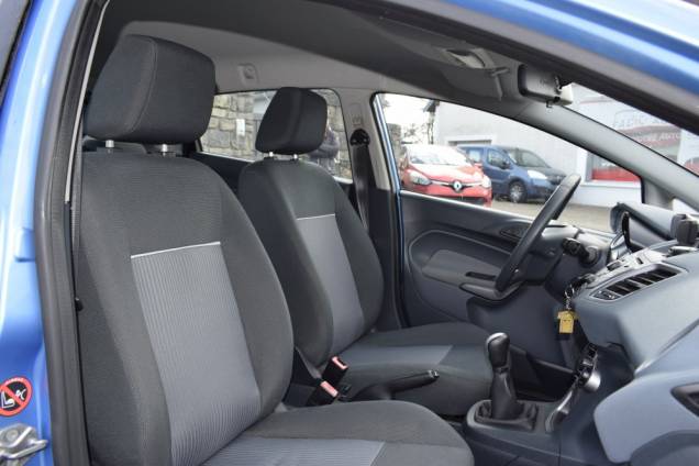 FORD FIESTA 1.25 82 CV TREND BVM / 1ERE MAIN / CLIMATISATION 12 FORD FIESTA 1.25 82 CV TREND BVM / 1ERE MAIN / CLIMATISATION 12