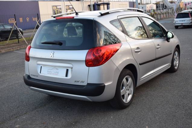 PEUGEOT 207 SW 1.4 75 CV BREAK URBAN MOVE / 67900 KMS / TOIT PANORAMIQUE 4 PEUGEOT 207 SW 1.4 75 CV BREAK URBAN MOVE / 67900 KMS / TOIT PANORAMIQUE 4