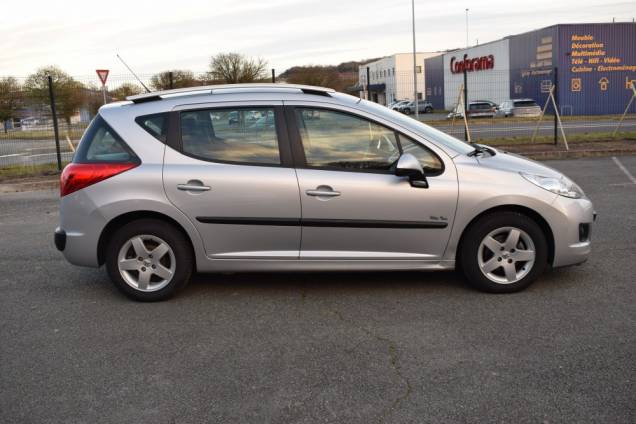 PEUGEOT 207 SW 1.4 75 CV BREAK URBAN MOVE / 67900 KMS / TOIT PANORAMIQUE 9 PEUGEOT 207 SW 1.4 75 CV BREAK URBAN MOVE / 67900 KMS / TOIT PANORAMIQUE 9