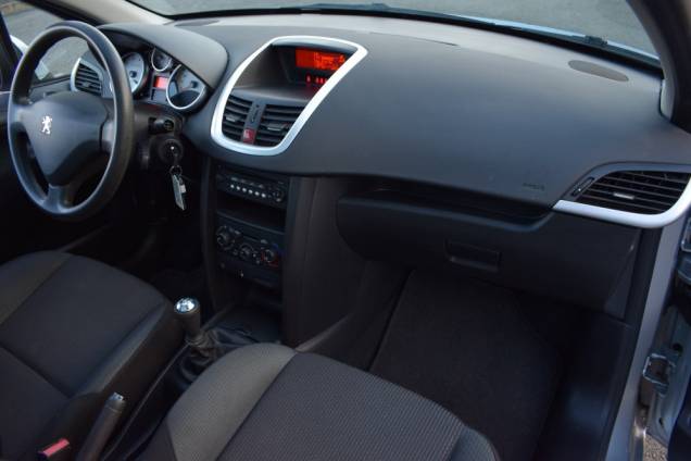 PEUGEOT 207 SW 1.4 75 CV BREAK URBAN MOVE / 67900 KMS / TOIT PANORAMIQUE 17 PEUGEOT 207 SW 1.4 75 CV BREAK URBAN MOVE / 67900 KMS / TOIT PANORAMIQUE 17