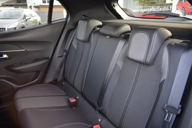PEUGEOT 2008 GTLINE 130 CV EAT8 11