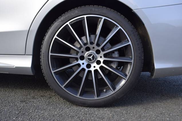 MERCEDES CLASSE C AMG LINE 300 CDI 245 CV 4MATIC  9