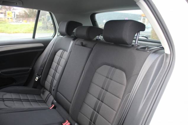 VOLKSWAGEN GOLF PACK R-LINE 1.6 TDI 110 CV BVM5 13 VOLKSWAGEN GOLF PACK R-LINE 1.6 TDI 110 CV BVM5 13