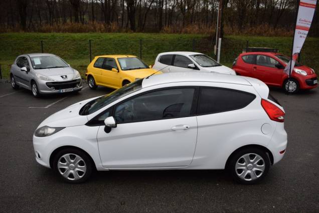 FORD FIESTA 1.4 TDCI 70 CV  8