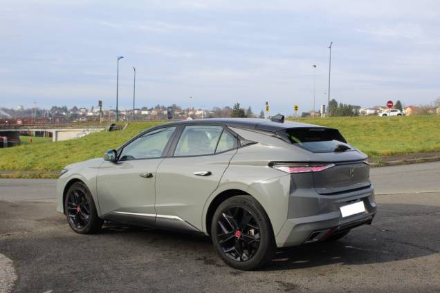 DS DS4 PERFORMANCE LINE 1.5 BLUEHDI 130 CV EAT8 / ORIGINE FRANCE 6