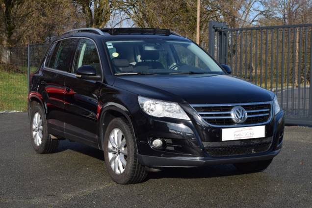 VOLKSWAGEN TIGUAN EDITION SPORT 2.0 TDI 140 CV / 1ere MAIN / CARNET D'ENTRETIEN COMPLET / TOIT OUVRANT PANORAMIQUE 2 VOLKSWAGEN TIGUAN EDITION SPORT 2.0 TDI 140 CV / 1ere MAIN / CARNET D'ENTRETIEN COMPLET / TOIT OUVRANT PANORAMIQUE 2