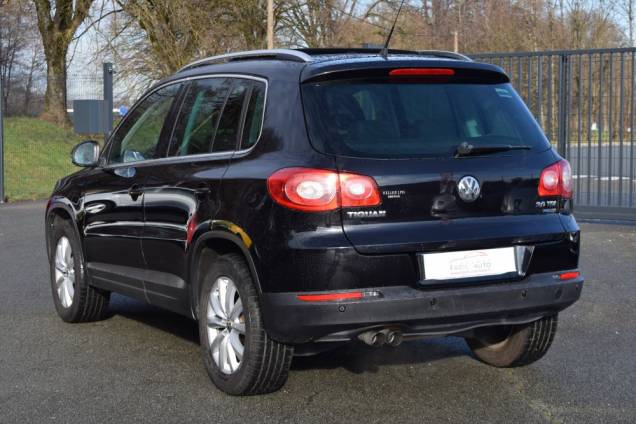 VOLKSWAGEN TIGUAN EDITION SPORT 2.0 TDI 140 CV / 1ere MAIN / CARNET D'ENTRETIEN COMPLET / TOIT OUVRANT PANORAMIQUE 4 VOLKSWAGEN TIGUAN EDITION SPORT 2.0 TDI 140 CV / 1ere MAIN / CARNET D'ENTRETIEN COMPLET / TOIT OUVRANT PANORAMIQUE 4