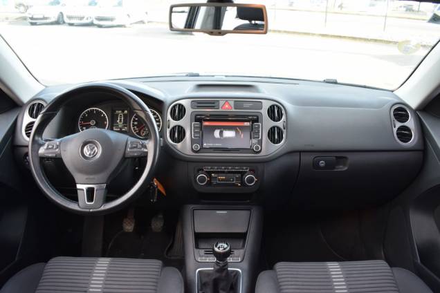 VOLKSWAGEN TIGUAN EDITION SPORT 2.0 TDI 140 CV / 1ere MAIN / CARNET D'ENTRETIEN COMPLET / TOIT OUVRANT PANORAMIQUE 14 VOLKSWAGEN TIGUAN EDITION SPORT 2.0 TDI 140 CV / 1ere MAIN / CARNET D'ENTRETIEN COMPLET / TOIT OUVRANT PANORAMIQUE 14