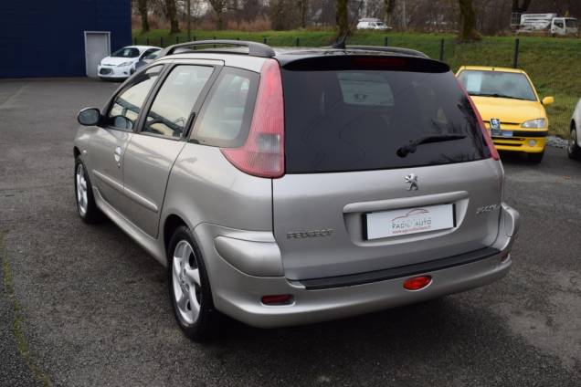 PEUGEOT 206 SW 1.4 90 CV / 1ère MAIN 3 PEUGEOT 206 SW 1.4 90 CV / 1ère MAIN 3