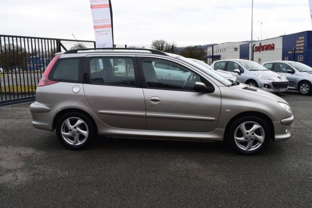 PEUGEOT 206 SW 1.4 90 CV / 1ère MAIN 9 PEUGEOT 206 SW 1.4 90 CV / 1ère MAIN 9
