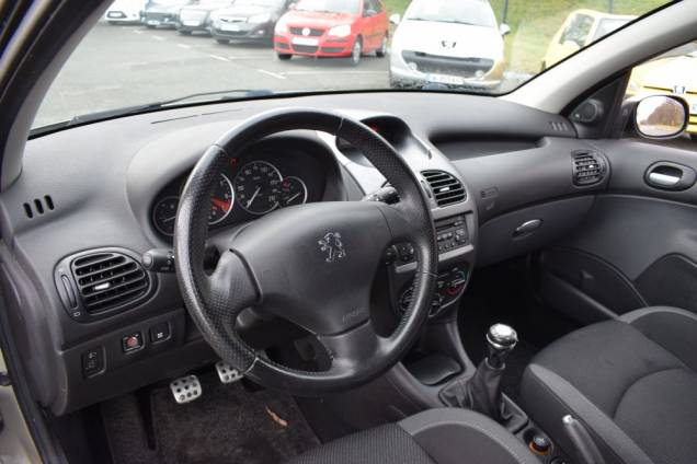 PEUGEOT 206 SW 1.4 90 CV / 1ère MAIN 15 PEUGEOT 206 SW 1.4 90 CV / 1ère MAIN 15