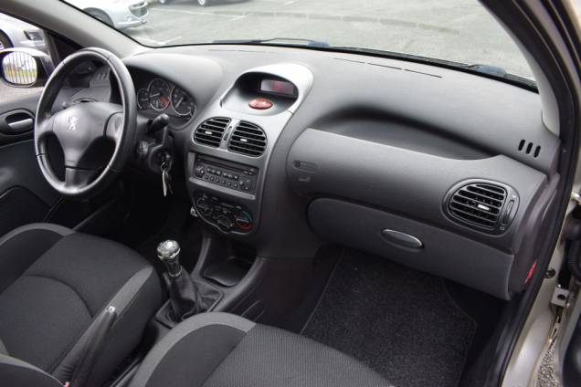 PEUGEOT 206 SW 1.4 90 CV / 1ère MAIN 17 PEUGEOT 206 SW 1.4 90 CV / 1ère MAIN 17