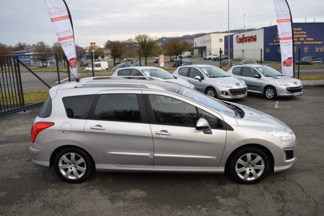PEUGEOT 308 SW 1.6 HDI 110 CV / CROCHET D'ATTELAGE / 1ère MAIN / 81500 KMS / TOIT PANORAMIQUE 10