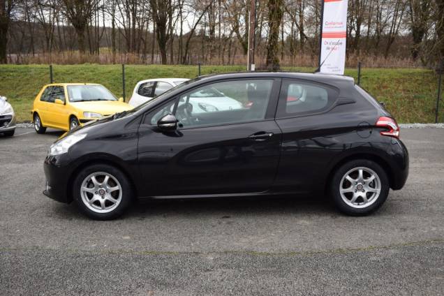 PEUGEOT 208 ACTIVE 1.4 95 CV / 76500 KMS 7
