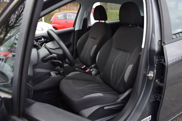 PEUGEOT 208 ACTIVE 5 PORTES 1.4 95 CV / 1ère MAIN / 37800 KMS 11