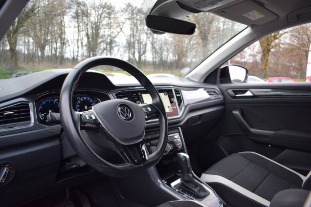 VOLKSWAGEN T-ROC CARAT 1.5 TSI 150 DSG7 15 VOLKSWAGEN T-ROC CARAT 1.5 TSI 150 DSG7 15