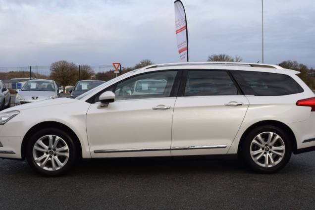 CITROEN C5 TOURER FINITION EXCLUSIVE 2.0 163 CV / ATTELAGE / HAYON DE COFFRE ELECTRIQUE 8 CITROEN C5 TOURER FINITION EXCLUSIVE 2.0 163 CV / ATTELAGE / HAYON DE COFFRE ELECTRIQUE 8