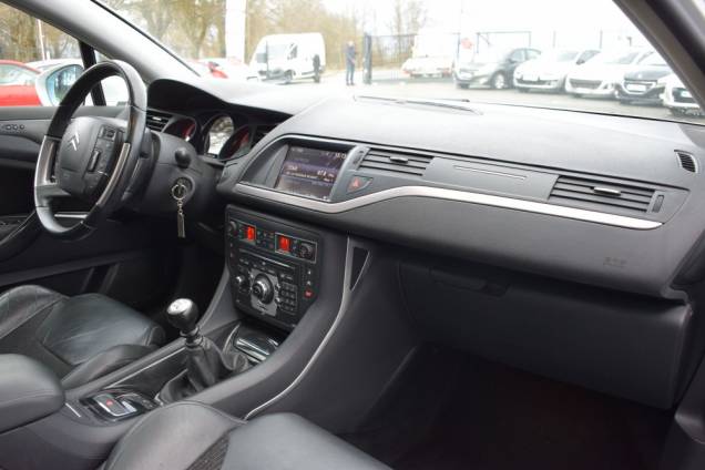 CITROEN C5 TOURER FINITION EXCLUSIVE 2.0 163 CV / ATTELAGE / HAYON DE COFFRE ELECTRIQUE 21