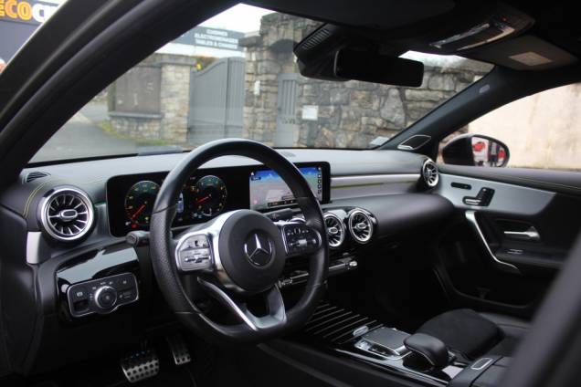 MERCEDES BENZ CLASSE A 250 EDITION ONE 2.0i 224 CV 7G-DCT 9 MERCEDES BENZ CLASSE A 250 EDITION ONE 2.0i 224 CV 7G-DCT 9