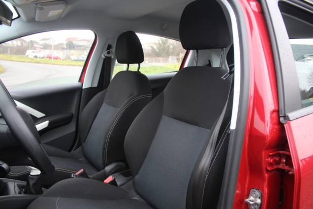 PEUGEOT 208 LIKE 1.2 VTI 68 CV BVM5 / ORIGINE FRANCE 13