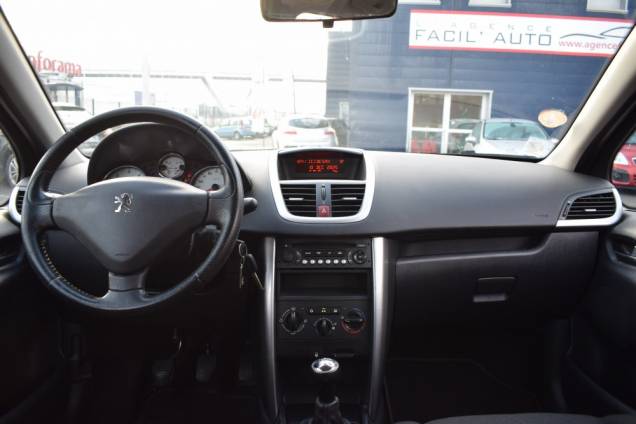 PEUGEOT 207 PREMIUM 1.6 HDI 90 CV 5 PORTES 9 PEUGEOT 207 PREMIUM 1.6 HDI 90 CV 5 PORTES 9